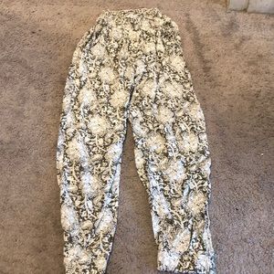 AMERICAN EAGLE PANTS!